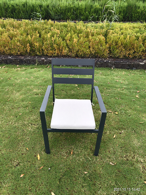 capa al aire libre de amontonamiento de aluminio del polvo de la silla de los apoyabrazos de la altura de los 64cm